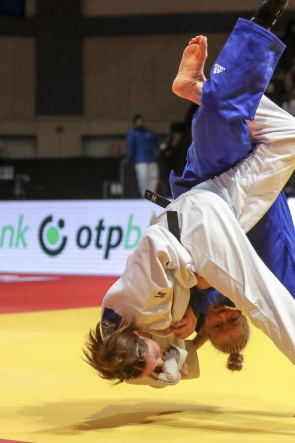 Anna Monta Olek